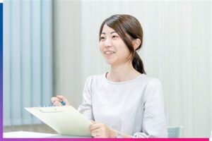 心理判定をする女性